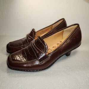 Women's Sofft Pumps/Short Heel, Heels, Brown Size 6
